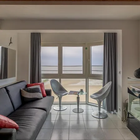 Modern With Seaview T8 Apartment